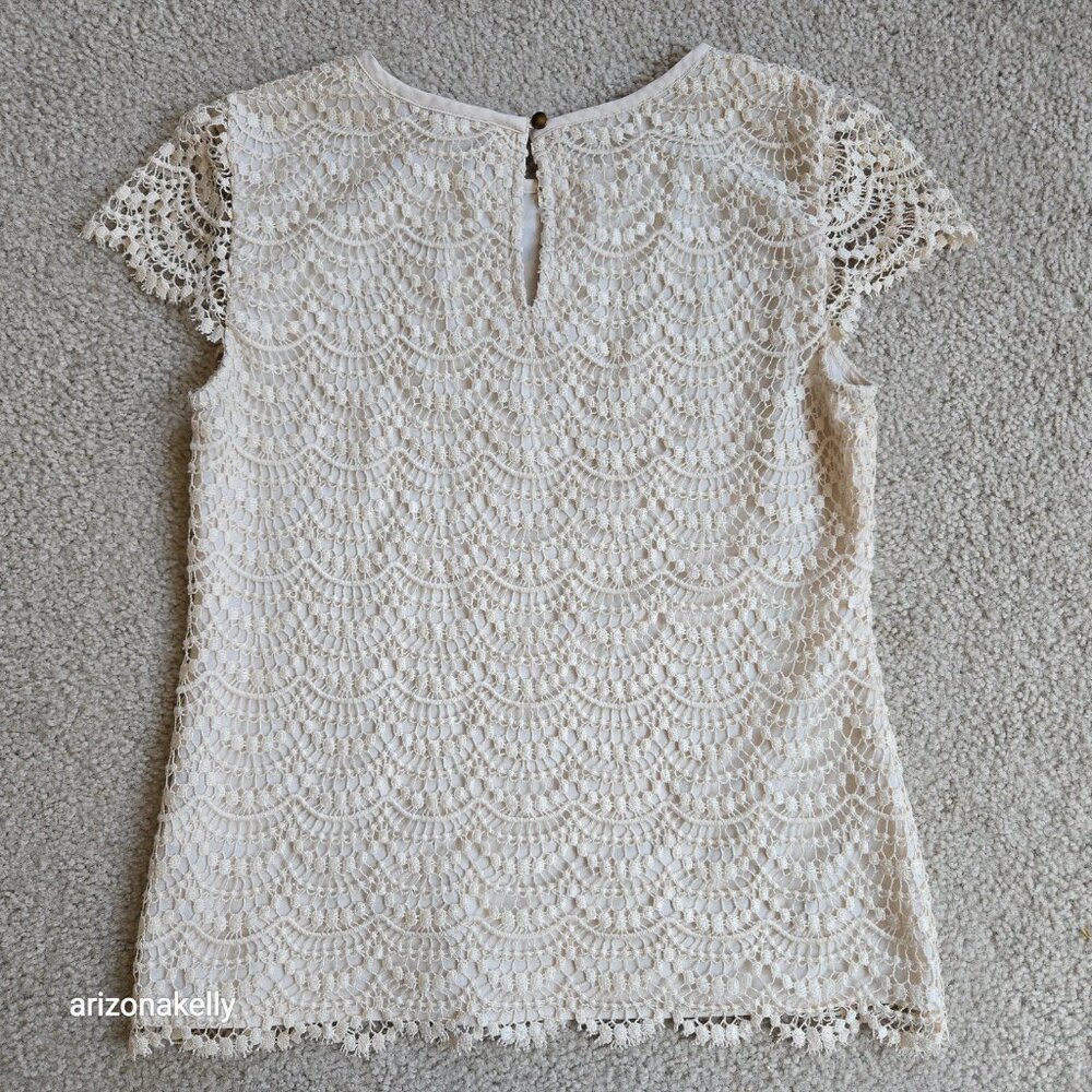 Banana Republic Scalloped Lace Top - Picture 7 of 8
